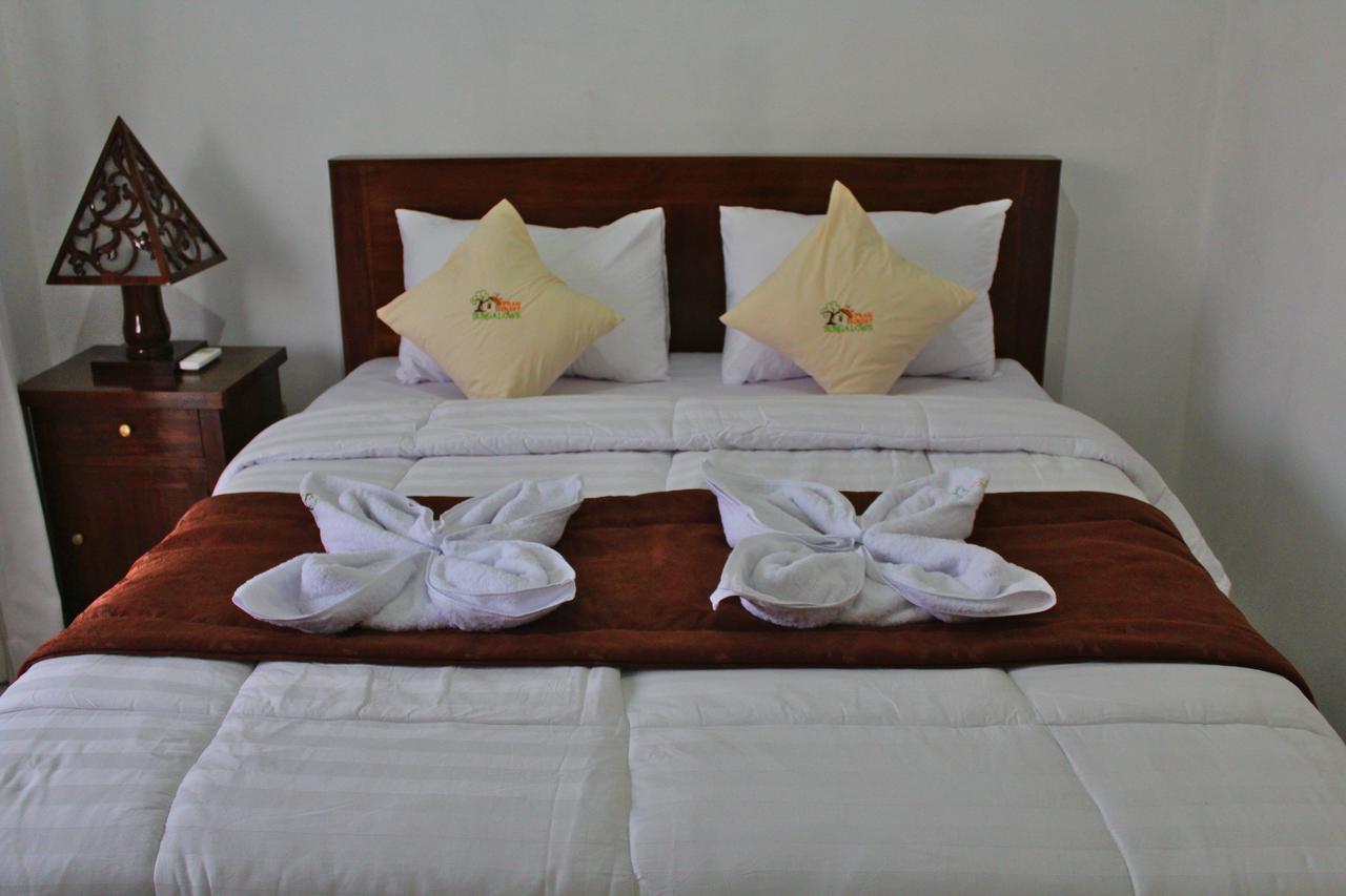 Prasi Sunset Bungalows Toyapakeh Exterior photo